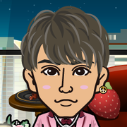 <��